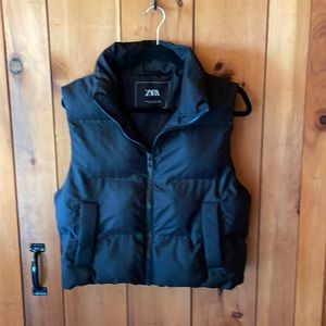 Zara Womens Puffer Vest size XS Black
